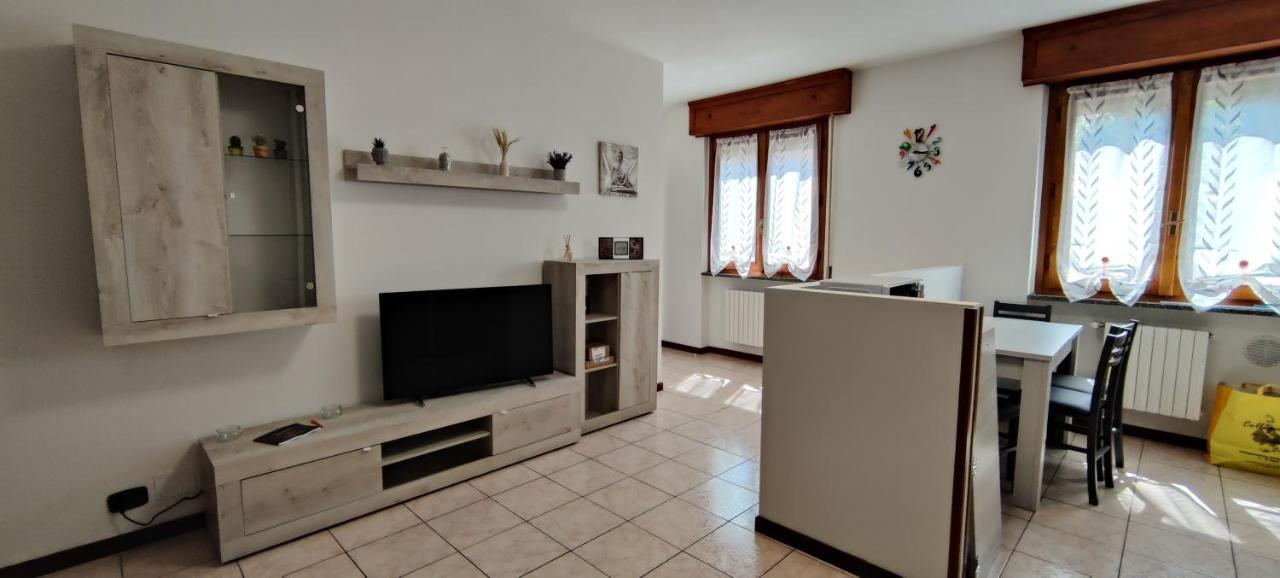 La Casa Ciarlasca Lacchiarella Bagian luar foto