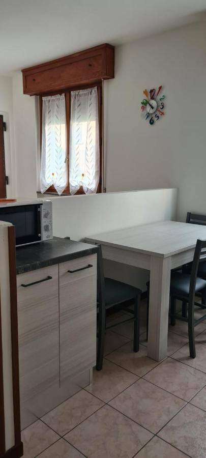 La Casa Ciarlasca Lacchiarella Bagian luar foto